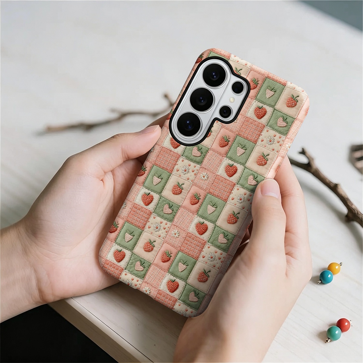 patchwork fraise brodé 2-in-1  - Samsung Galaxy S24 avis et prix